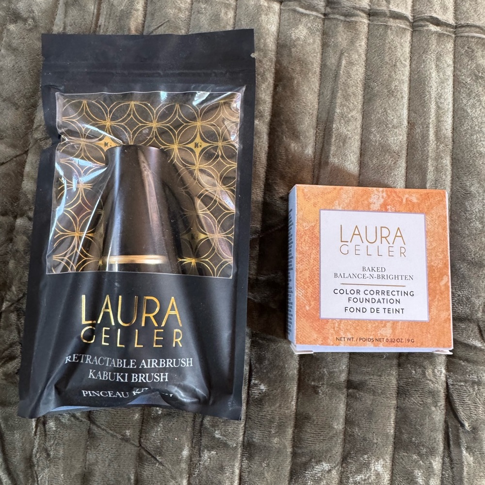 Laura Geller Retractable Airbrush Kabuki Brush and foundation